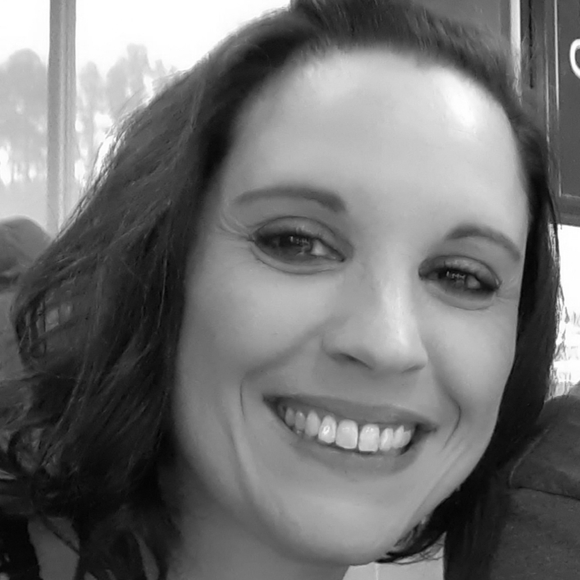 Meet your Posher, Sara - Picture 1 of 2